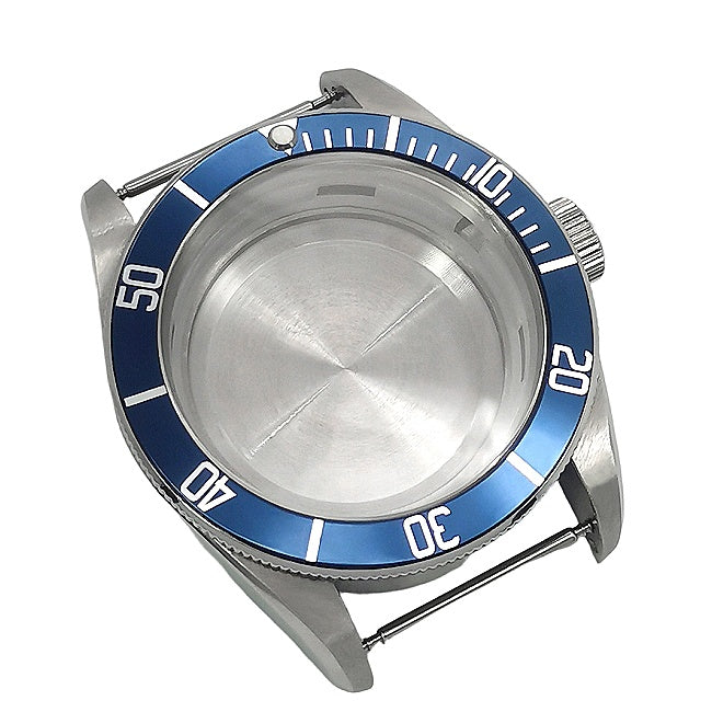 Diver-style case with a blue bezel