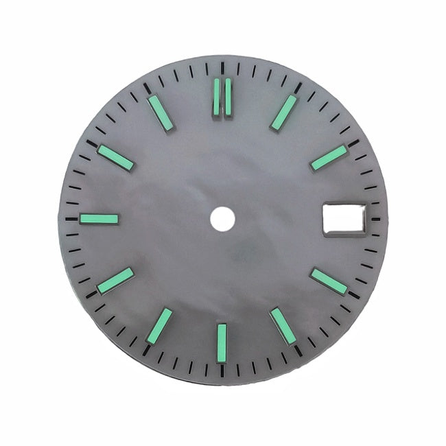 Luminous pearl mother-of-pearl dial