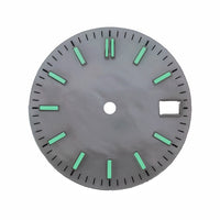 Luminous pearl mother-of-pearl dial